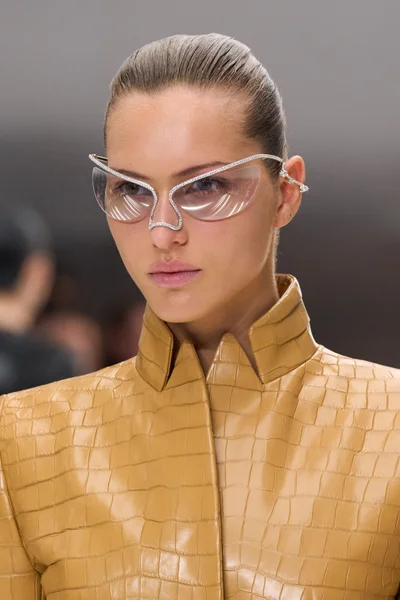 Look 38